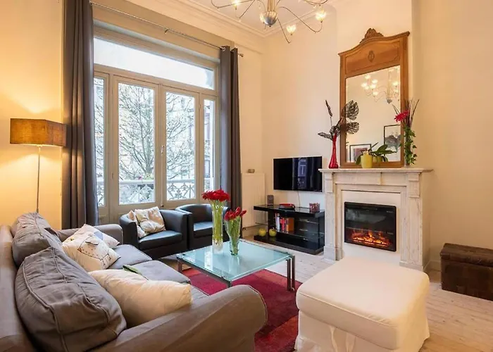Spacious 7-Bed House In Oostende City
