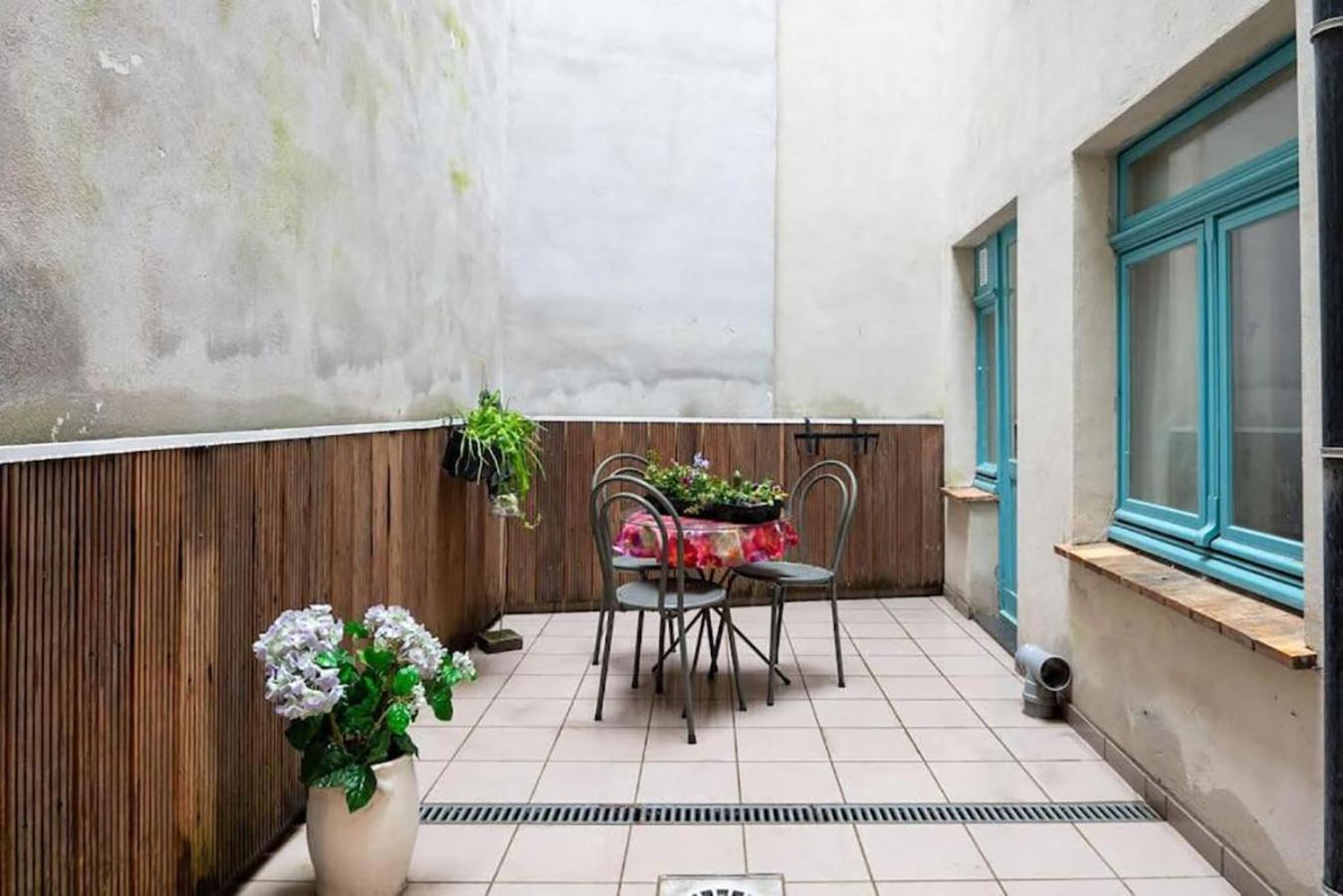 Vakantiehuis Spacious 7-bed House In *