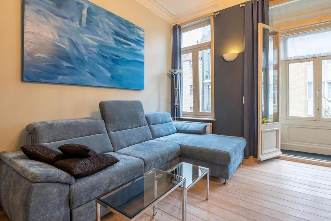 Spacious 7-bed House In Vakantiehuis Oostende