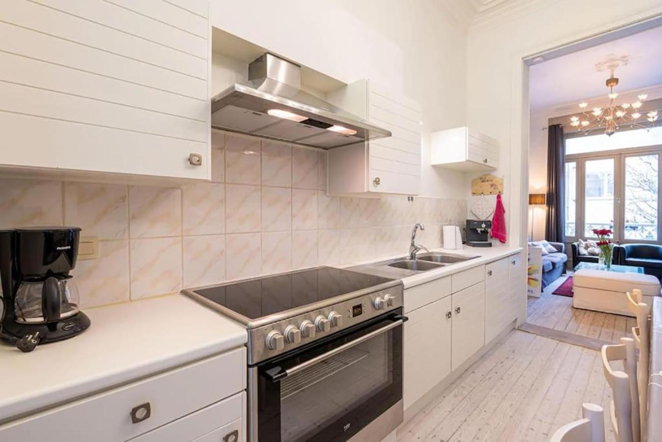 Spacious 7-bed House In Vakantiehuis