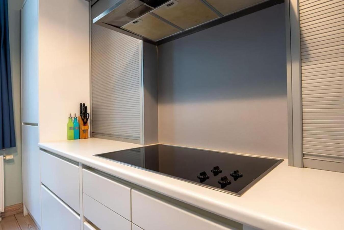 Vakantiehuis Spacious 7-bed House In *
