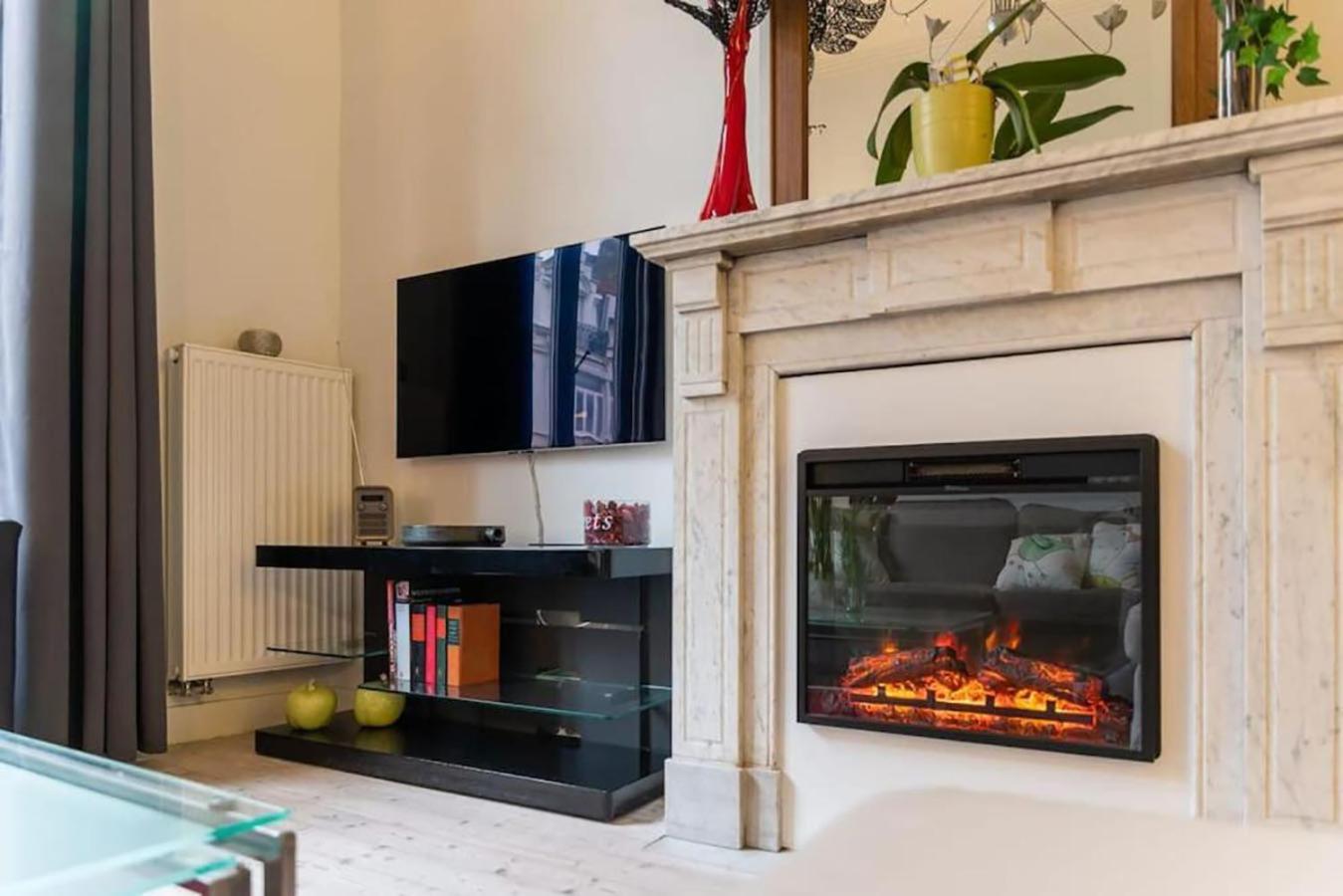 Spacious 7-bed House In *